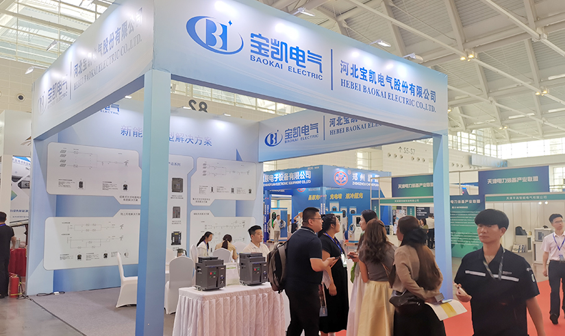 暴擊行業天花板！寶凱電氣硬核技術亮相天津清潔能源展，引央視記者及能源產業巨頭現場“挖寶”